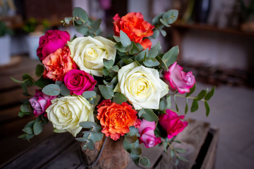 Bouquet de roses multicolores